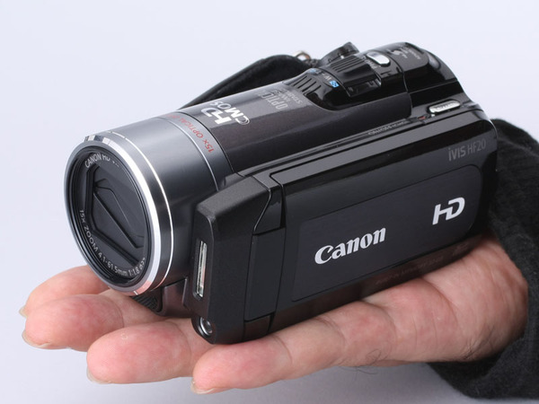 ASCII.jp：水深40m対応！ ビデオ用防水ケースWP-V1を触る (1/3)