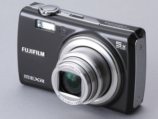 ASCII.jp：新CCDで優れた高画質を実現 FinePix F200EXR (1/3)