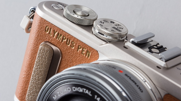 ASCII.jp：オシャレな見た目と多彩な機能！ オリンパス「PEN E-PL8」を