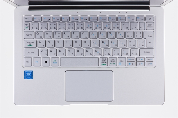 ASCII.jp：“牛柄のPC”はまだ生きている！ Gatewayの13.3型ノートPC