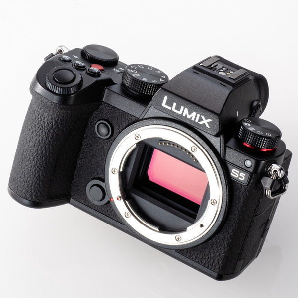 ASCII.jp：LUMIX S5 実機レビュー = フルサイズ標準機として超オススメ