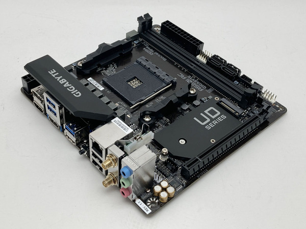 ASCII.jp：GIGABYTEのMini-ITXマザー「A520I AC」で作る温かみ溢れる