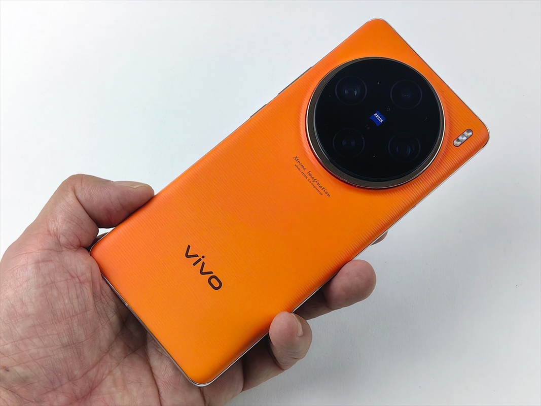 100倍望遠も夜景も実用的な「vivo X100 Pro」は2023年最強の