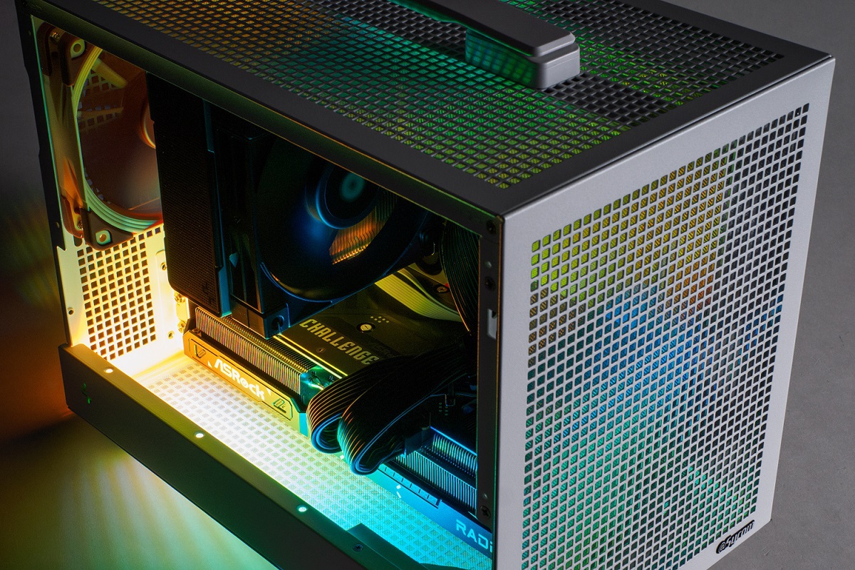 ASCII.jp：Ryzen＆Radeon RX 9070でモンハンワイルズも◎ 容量19Lの