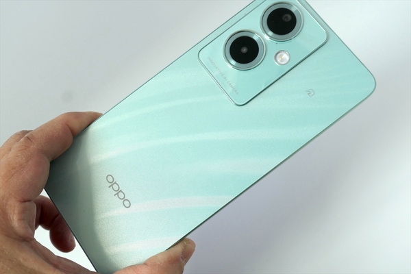ASCII.jp：3万円以下でFeliCaも搭載で機能十分な「OPPO A79 5G」は2台