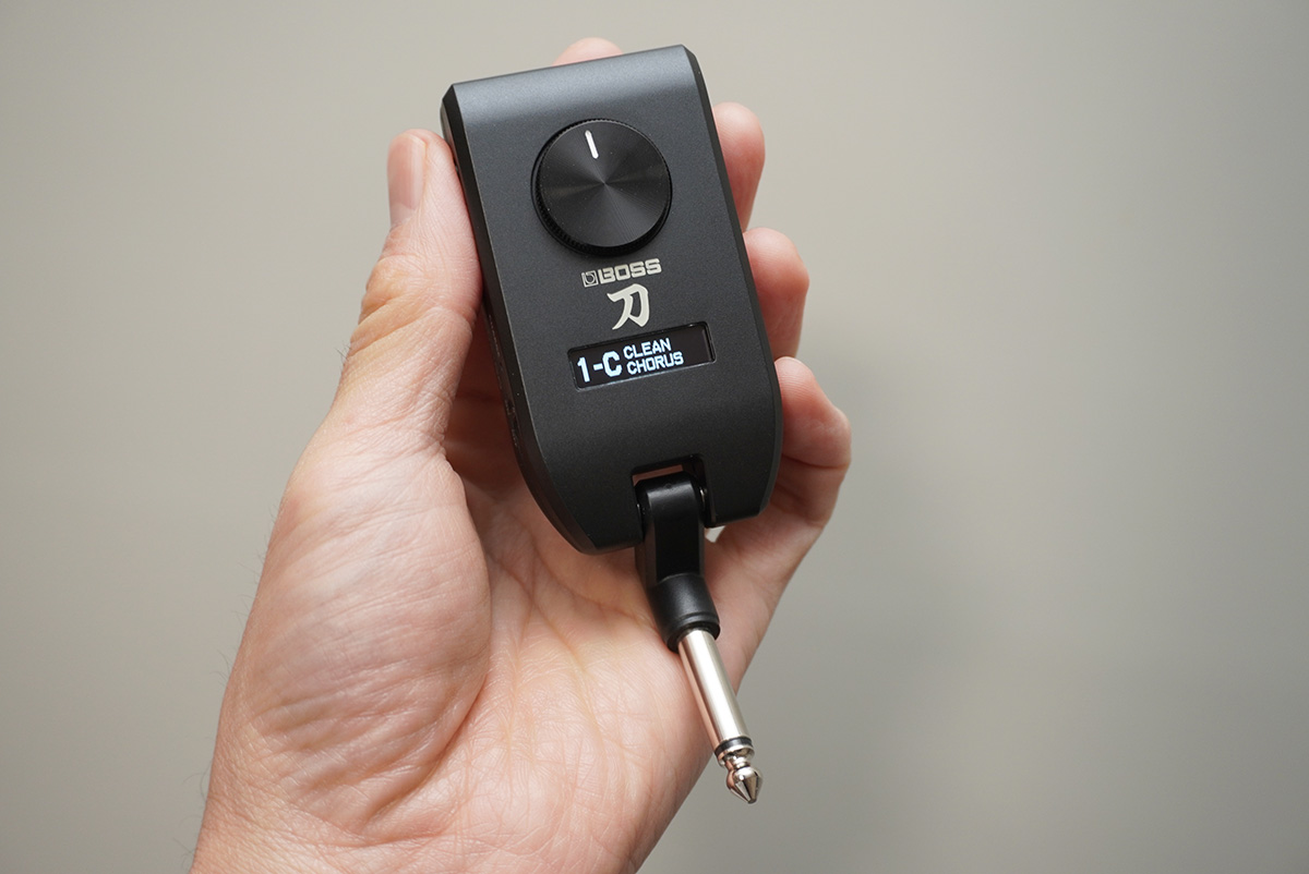 ASCII.jp：エレキギターも喜ぶ本格サウンド！ BOSSのヘッドホンアンプ