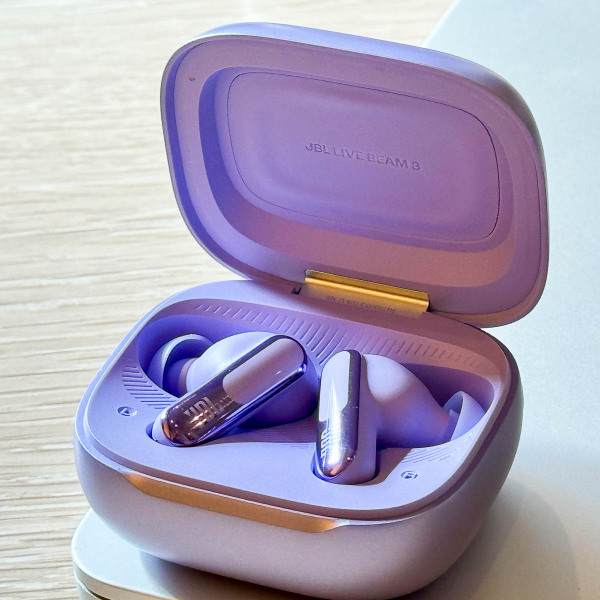 ASCII.jp：JBLによる2つの新提案「LIVE BEAM 3」と「Fit Checker」を