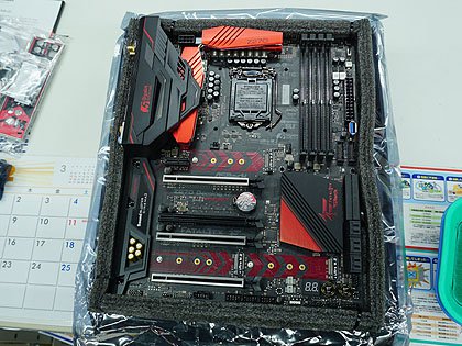 5GBASE-T LAN搭載で実売4万円以下、「Fatal1ty Z270 Professional