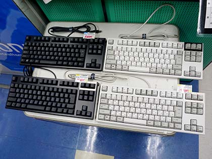 東プレ「REALFORCE」のテンキーレスモデルがさらに省スペース化、計8