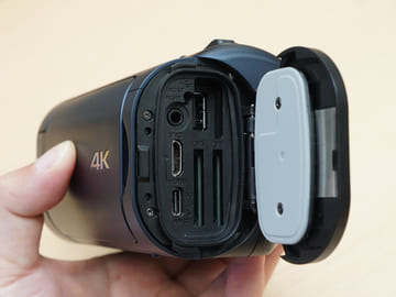 JVC、業界初4Kで防水/防塵/耐衝撃/耐低温“QUAD PROOF”ビデオカメラ。約