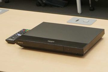 ソニー、Dolby Vision対応で約3万円のUHD BDプレーヤー「UBP-X700