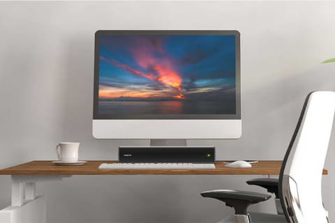 クリエイティブ、PCとUSB接続でき、バッテリも内蔵した小型サウンド