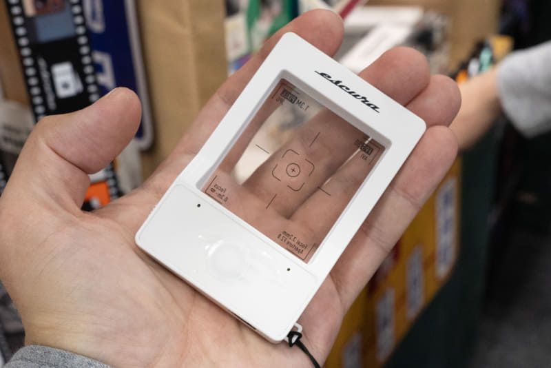 CP+2025】ファインダーだけのカメラ？ Escuraの「InstantSnap