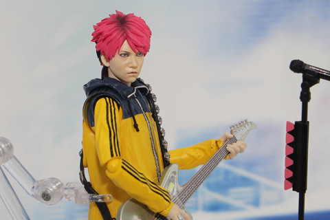 X JAPANのギタリスト、hideさんがフルアクションフィギュアに！ 「S.H.