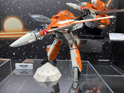 マクロス」シリーズからDX超合金で「YF-21」、「劇場版 VT-1」が登場