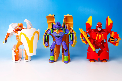 あんたバーガー!?」マクドナルド×エヴァのコラボフィギュアをひと足先