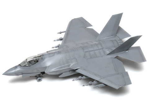 タミヤ、「1/48 ロッキード マーチン F-35C ライトニングII」、キット