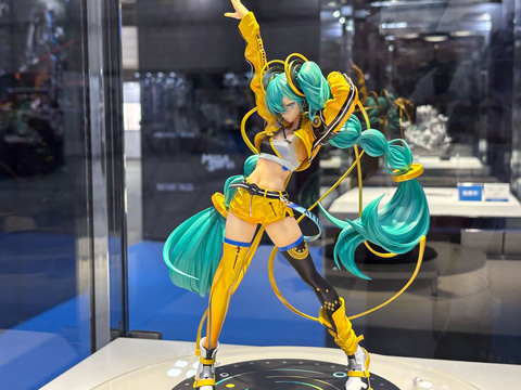 17周年Ver.など3種の初音ミク新作フィギュアが海洋堂ブースにて展示
