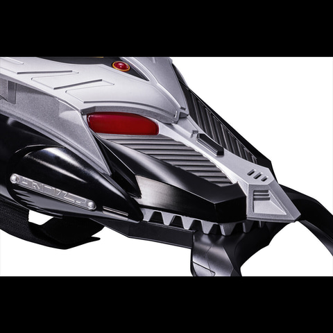 仮面ライダー龍騎」より仮面ライダーリュウガの召喚機「ブラックドラグ