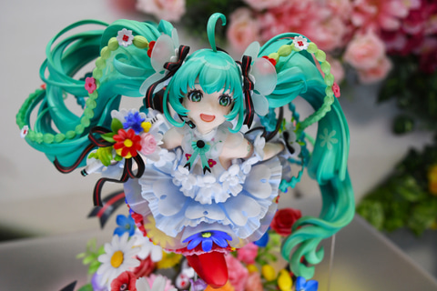 華やかさ全開の「初音ミク JAPAN LIVE TOUR 2025 ～BLOOMING～」を