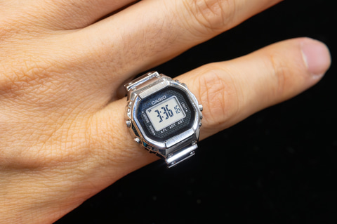 カシオ指輪ウォッチの誕生 衝撃の小型化と“ワクワク感”を紐解く