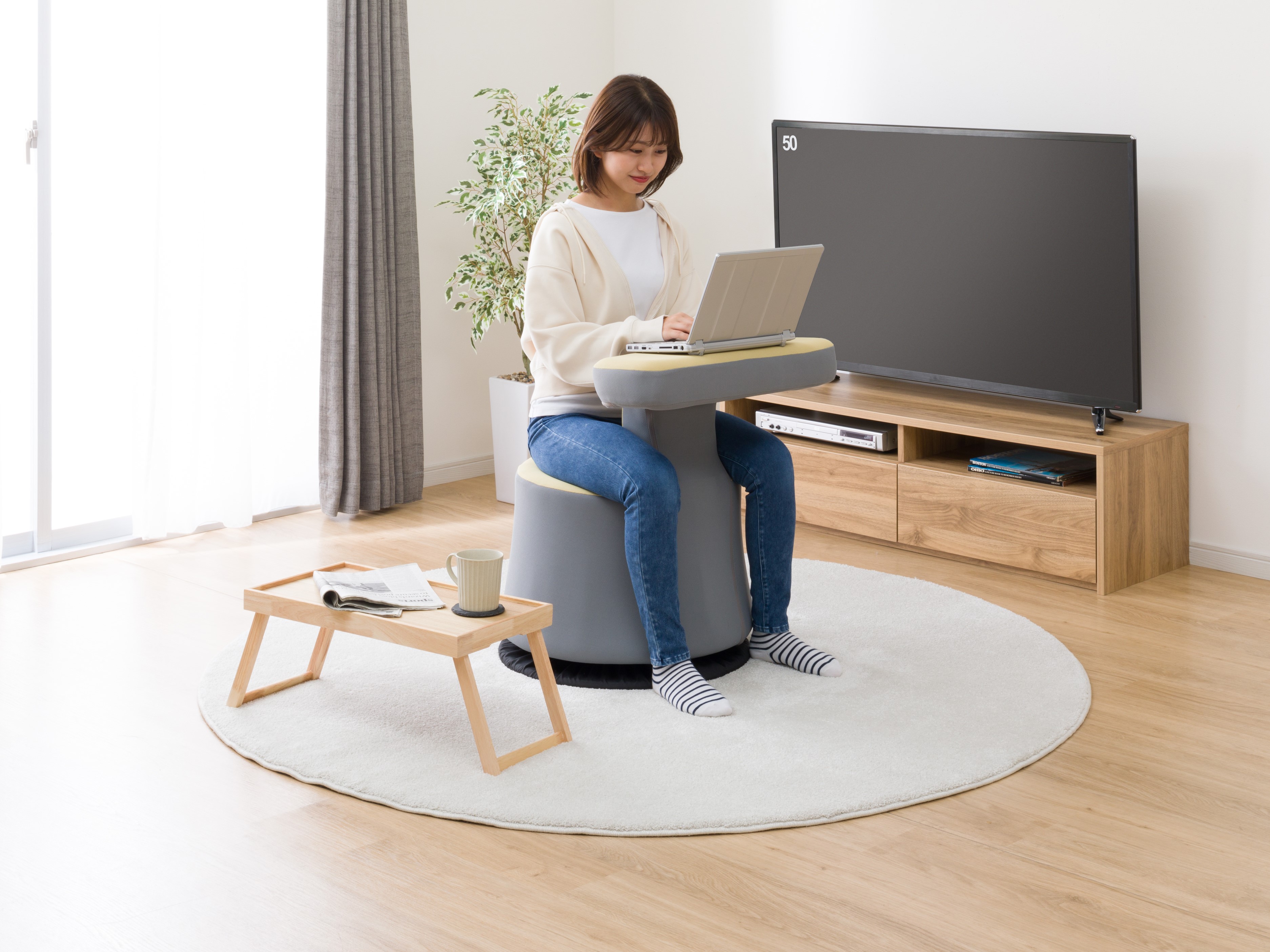 ニトリ「回転ゲーミング椅子」、人気シリーズ「ゲーミング座椅子」の