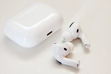 水曜どうでしょう」コラボ!! ヘッドセットにもなるネックスピーカーが