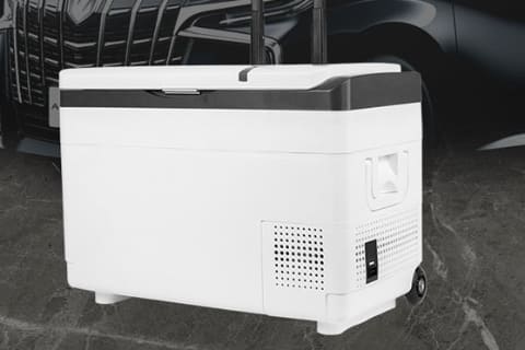 22℃で車内でもアイスを保存できる30L冷蔵冷凍庫。AC/DC対応 - 家電 Watch