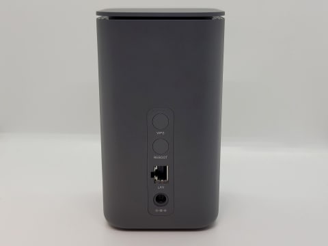 ドコモの「home 5G HR01」レビュー ――固定回線代わりに使える