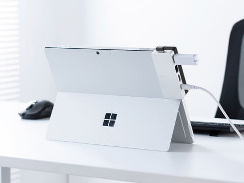 サンワサプライ、Surface Pro 9専用のUSBドック - PC Watch