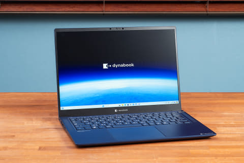 このスペックで約899g！「dynabook RJ74/MY」は最上位モバイルノートを