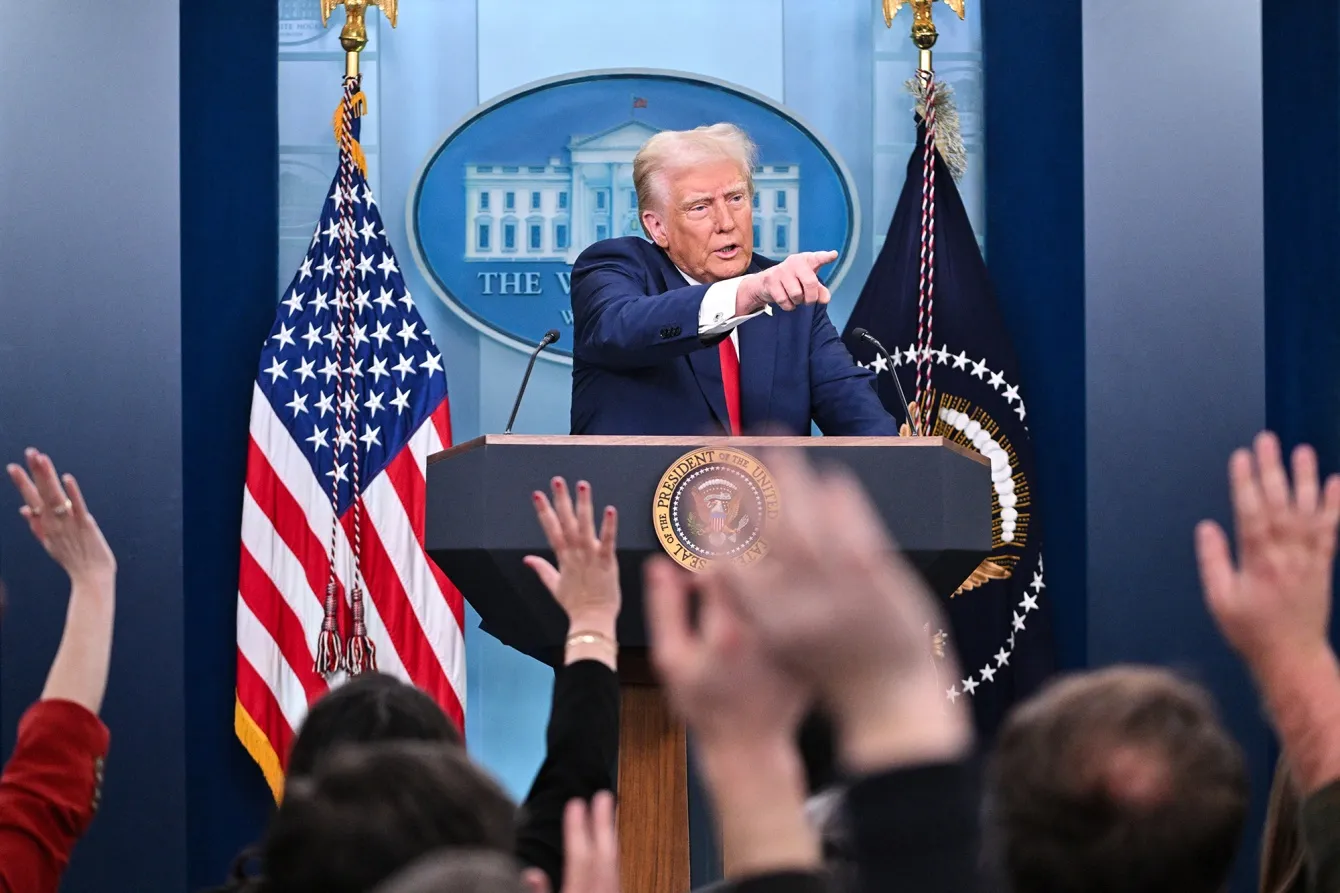 White House Limits Newswires In Press Pool Takeover - Bloomberg