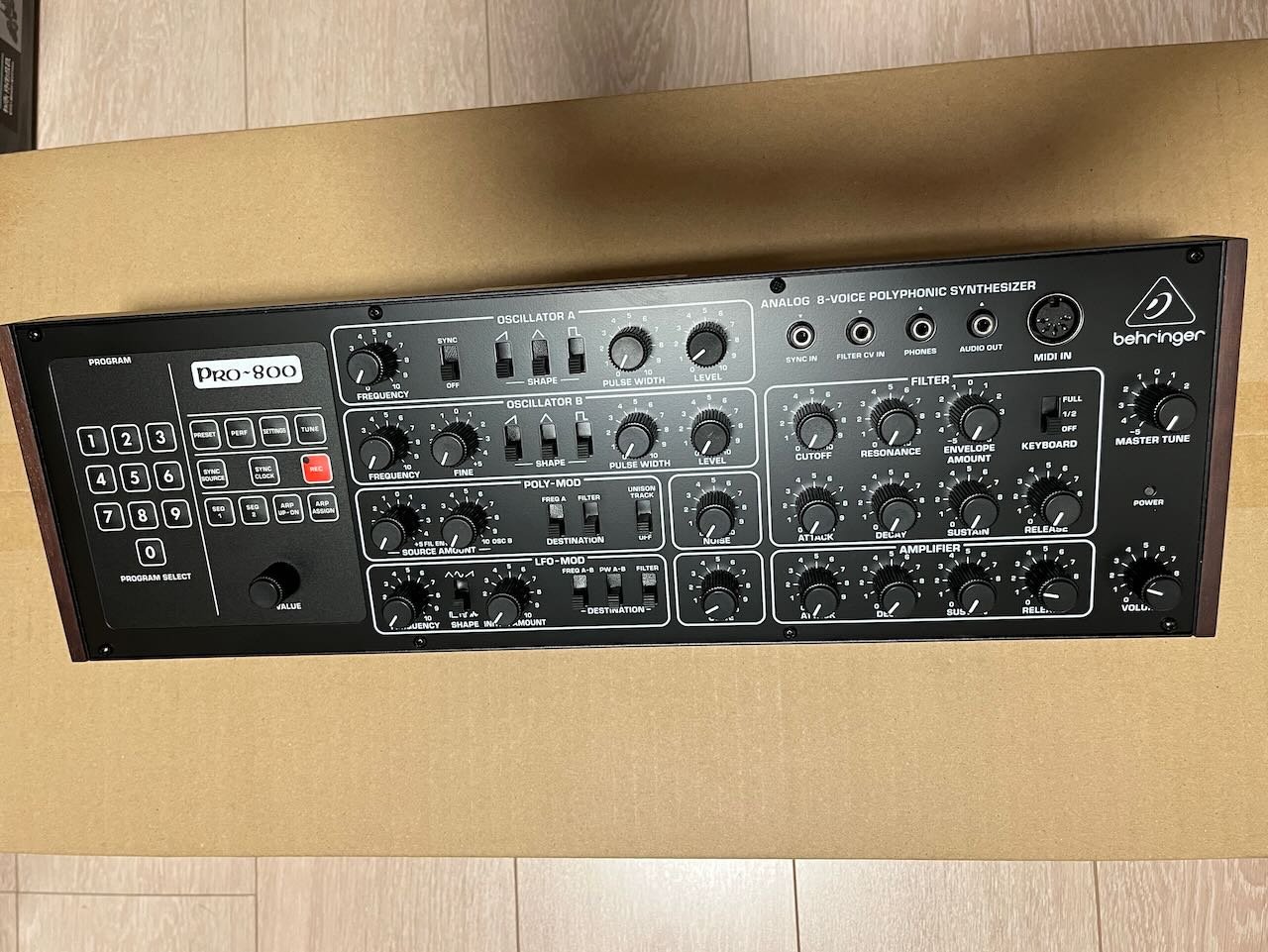 アナログシンセサイザーBehringer Pro-800｜LC575able