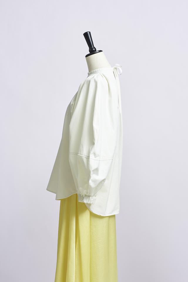 yori(ヨリ)の「ビッグパフスリーブブラウス【2021AW】9月中旬発売予定