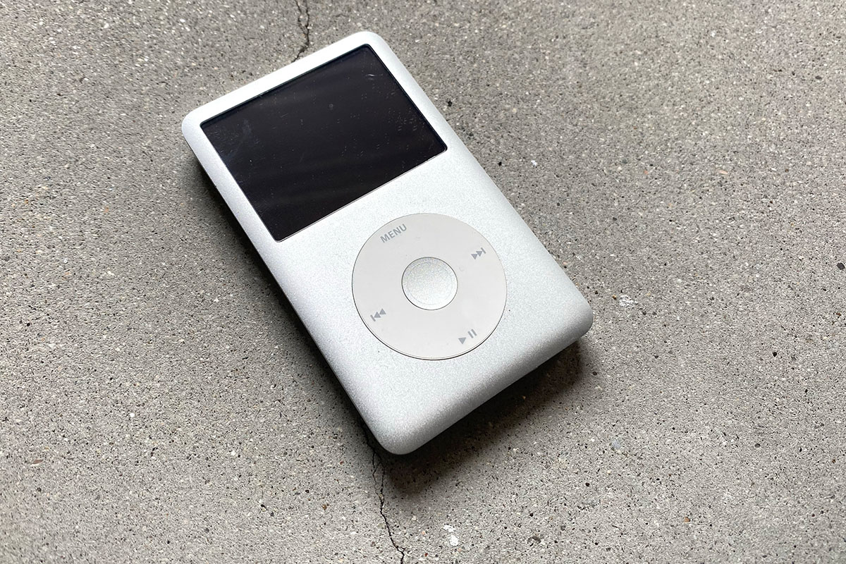Apple iPod classic 第5世代バッテリー交換 | APPLEMAC三宮元町駅前店