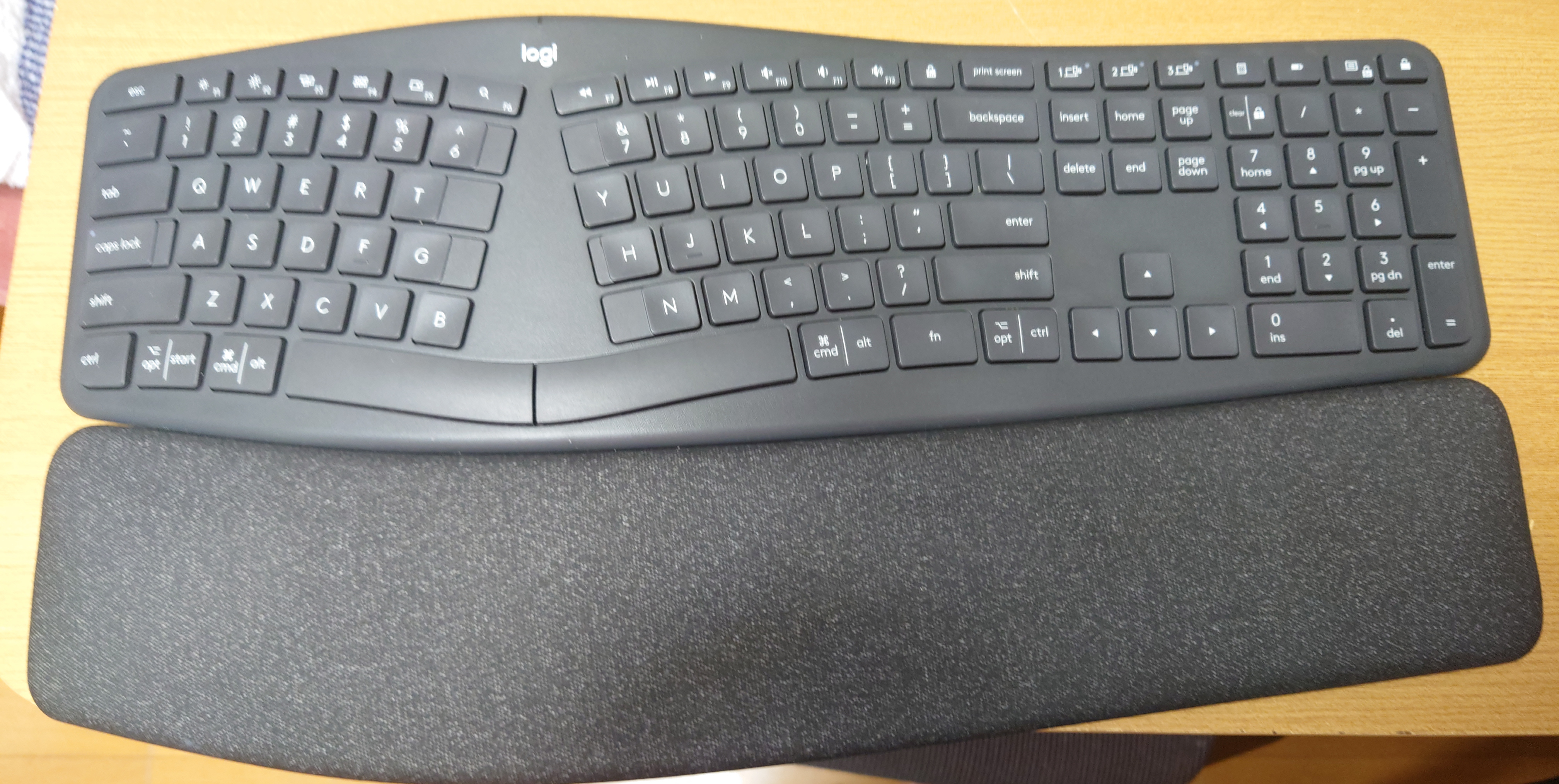 理想なるUS配列キーボードを求めてLogitech Ergo K860やHUO JI