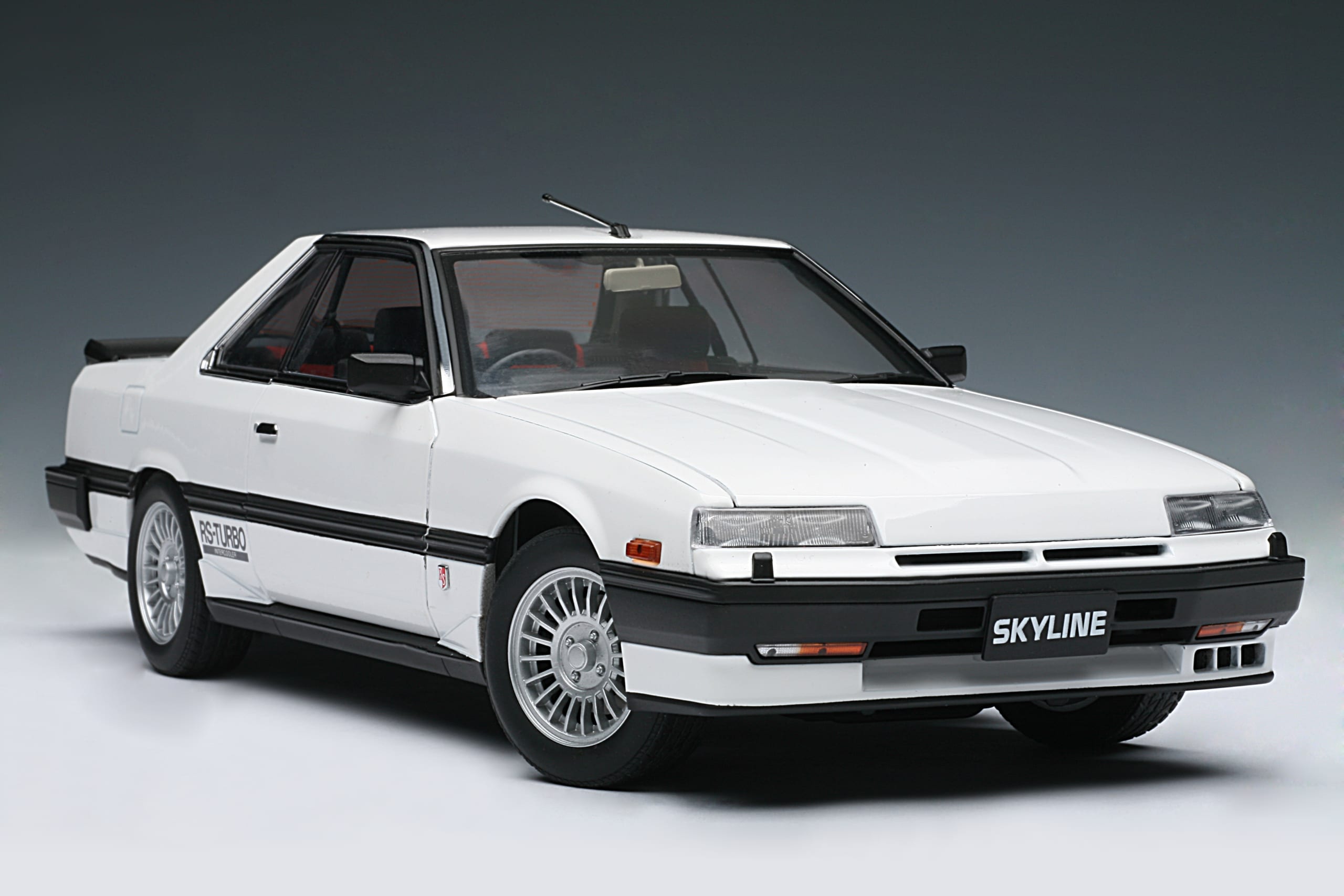 Nissan Skyline Hardtop 2000 Turbo Intercooler RS-X (DR30) (White