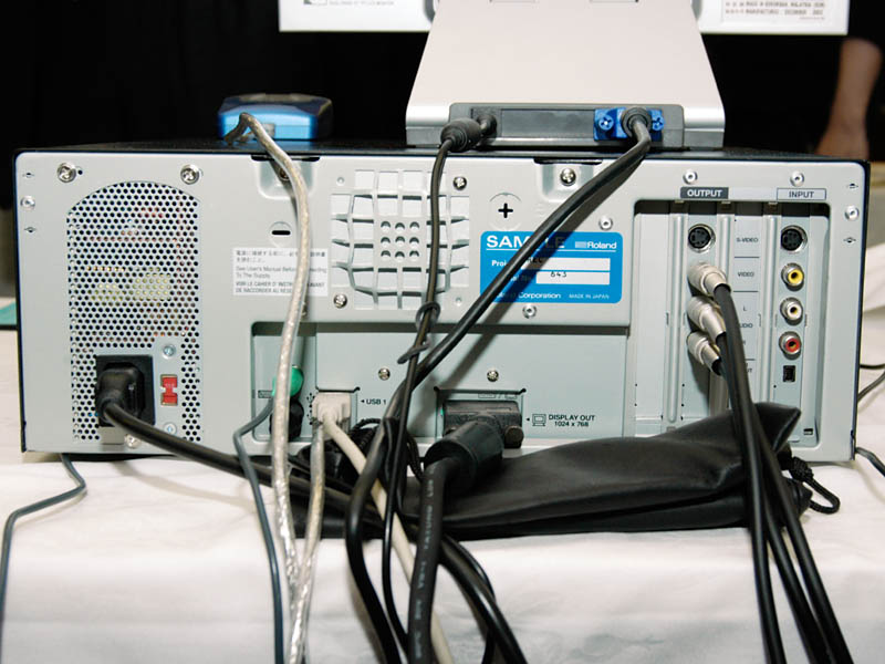 ローランド、初のダイレクトリニアDV編集機「DV-7DL」