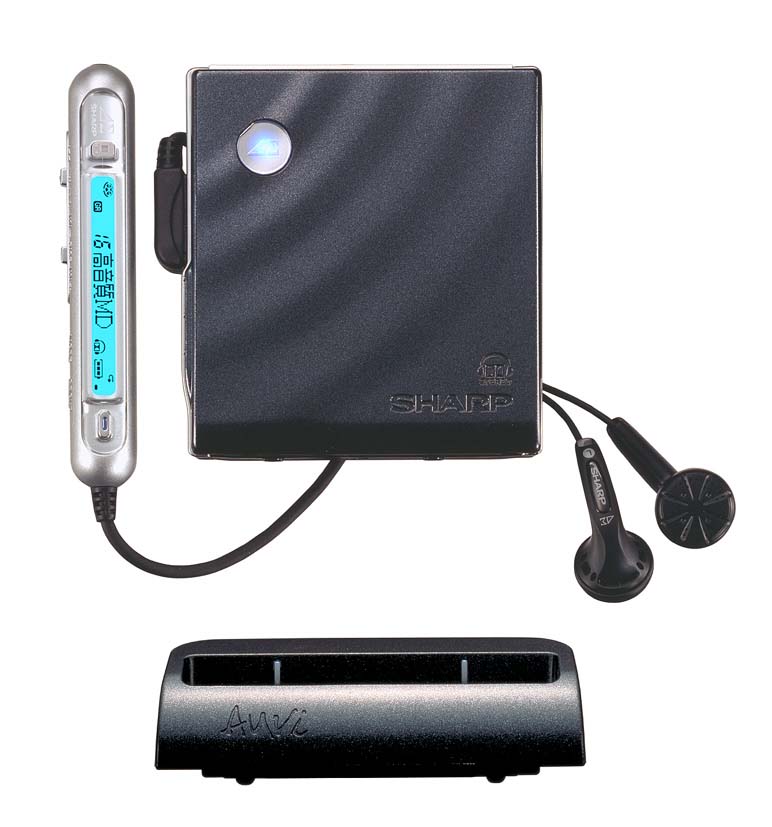 シャープ、新開発1ビットアンプ搭載のポータブルMDプレーヤー