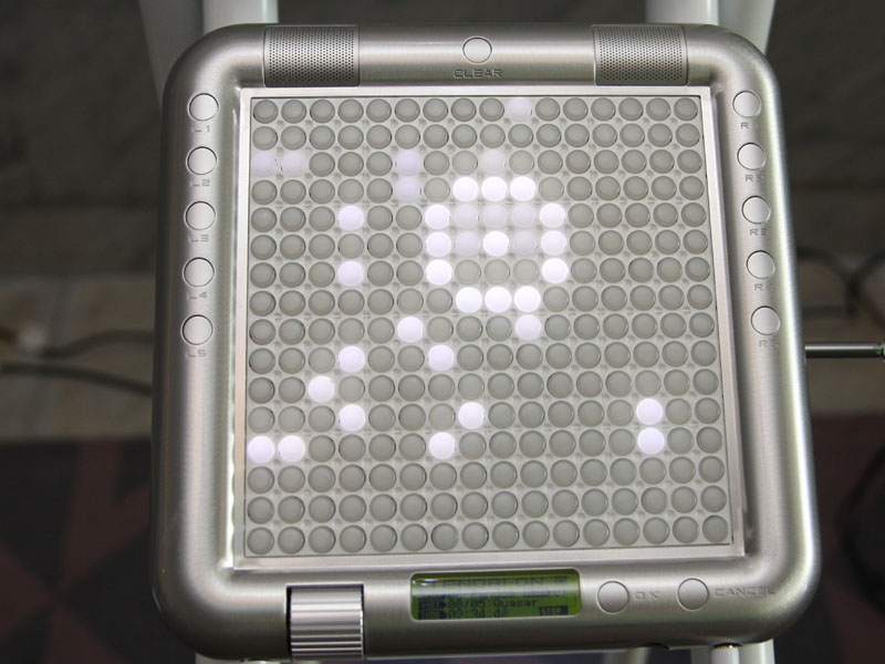 ヤマハ、直感的に作曲/演奏できる「TENORI-ON」を国内販売