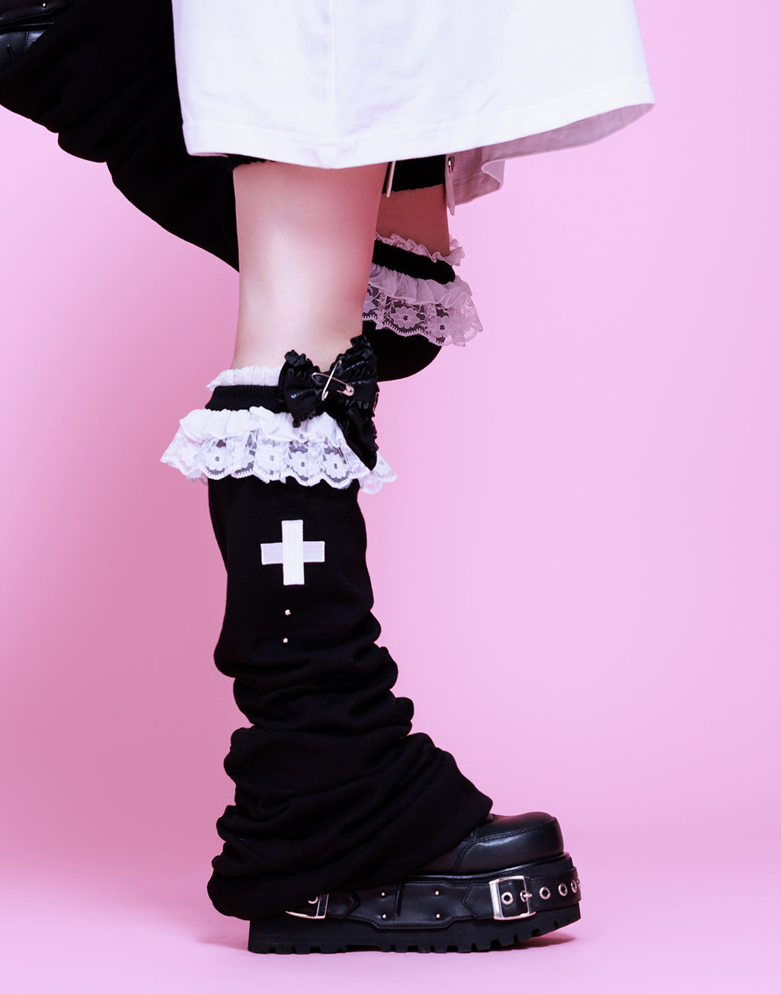 lace ruffle studs leg warmer – AVENCHUMU （アバンチュウム）