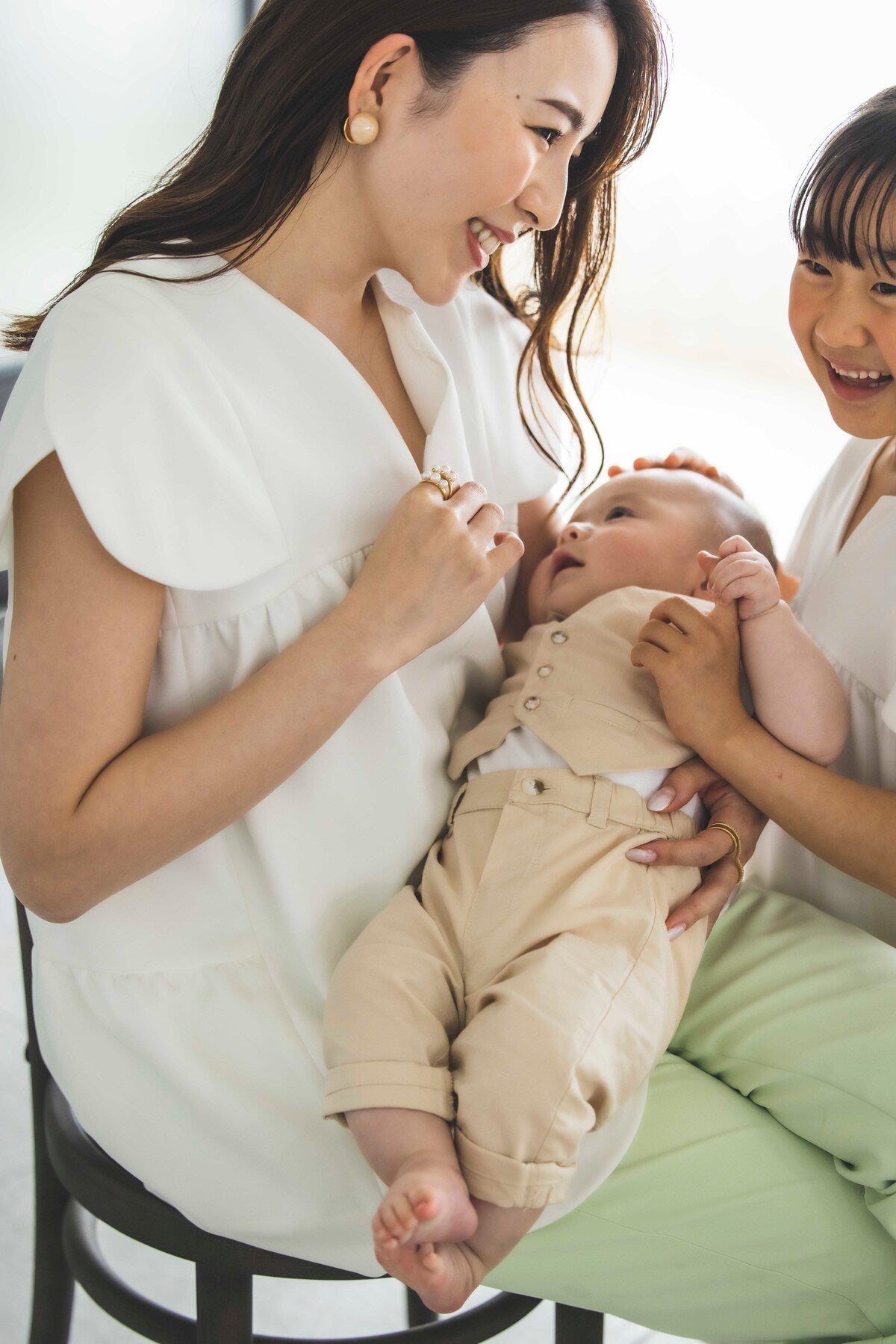 美人トップス ペタルスリーブ（ホワイト）【お上品な授乳服のお店bitnabi】