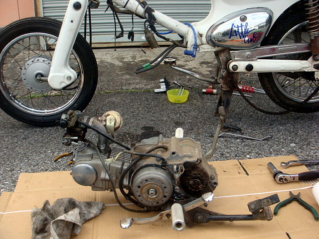 エンジン腰下分解☆リトルカブ | ◇房総(暴走)おやじ日記◇