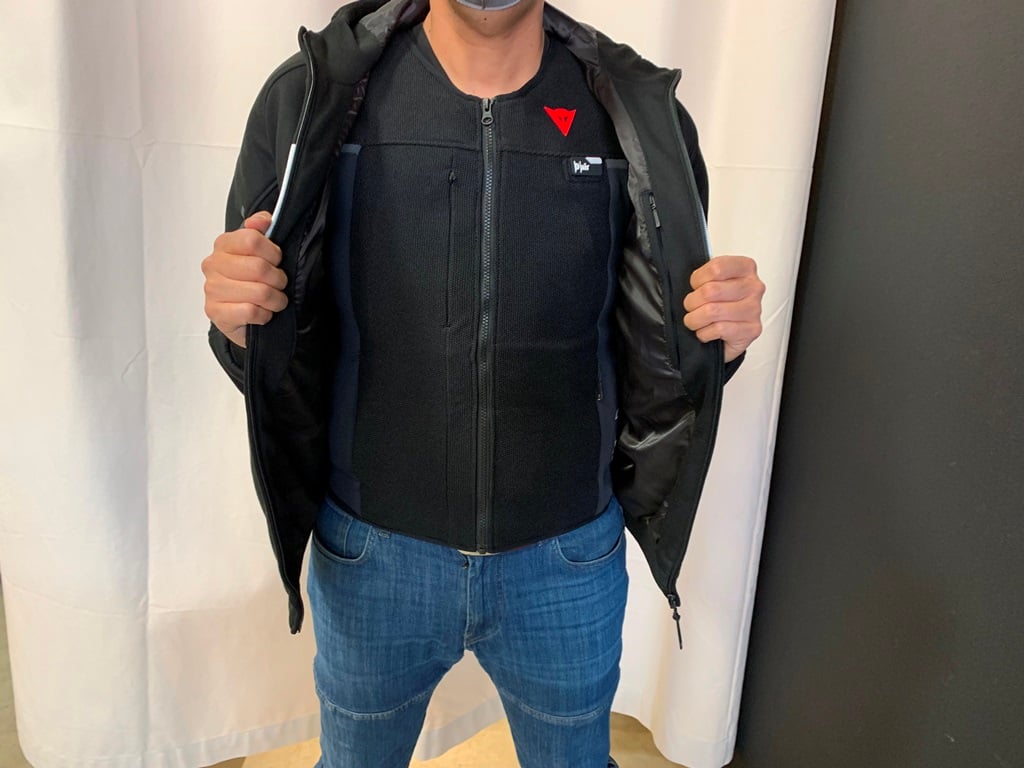 この春イチオシ！着心地抜群の新作ジャケットが入荷しました。