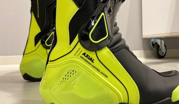 ツーリングにお勧めな防水ブーツ NEXUS 2 D-WP BOOTS