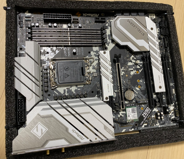 株)Qualiteg - [自作日記10] マザーボードにCPU、メモリ、SSDを装着する