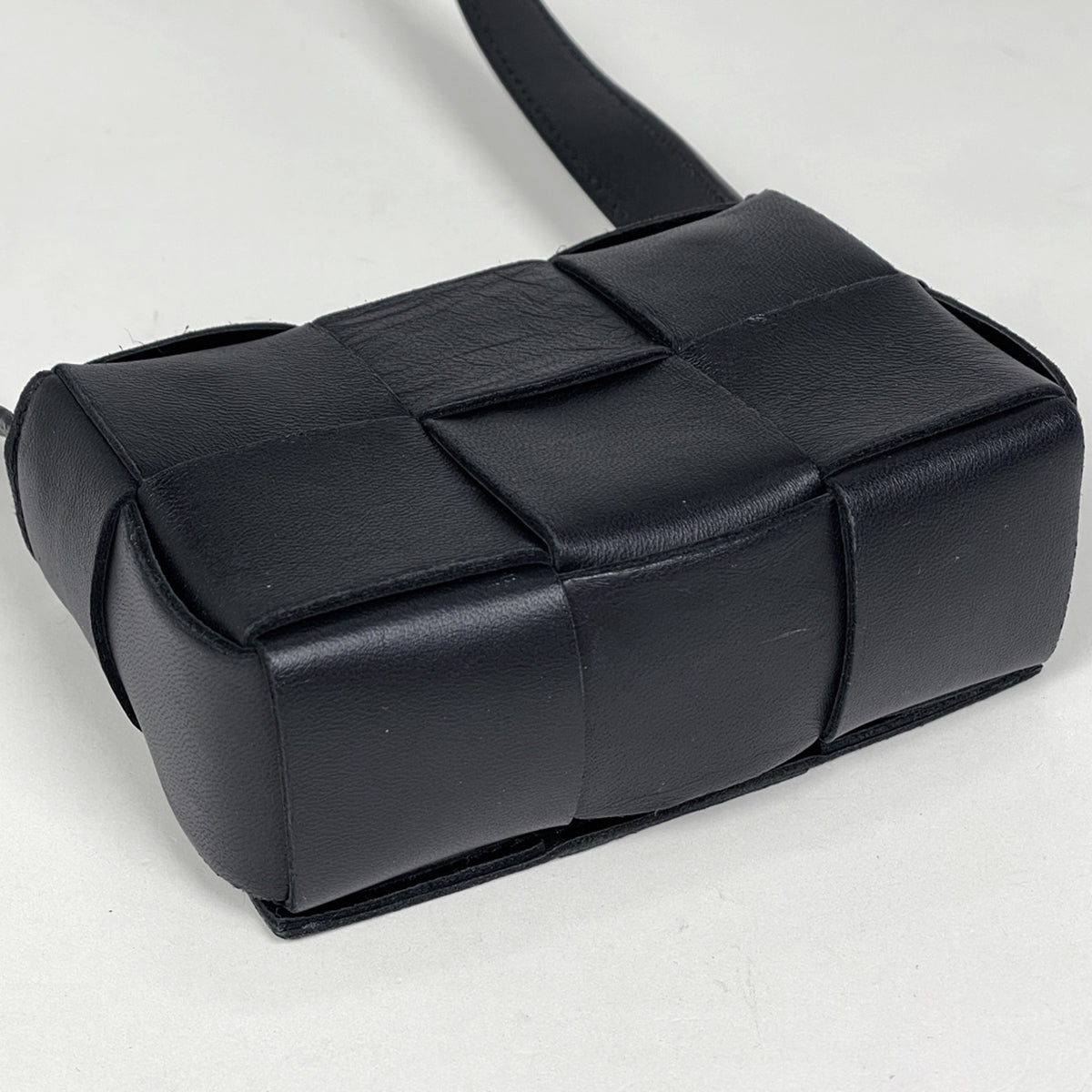 ボッテガヴェネタ ミニ カセット ショルダーバッグ レザー レディース