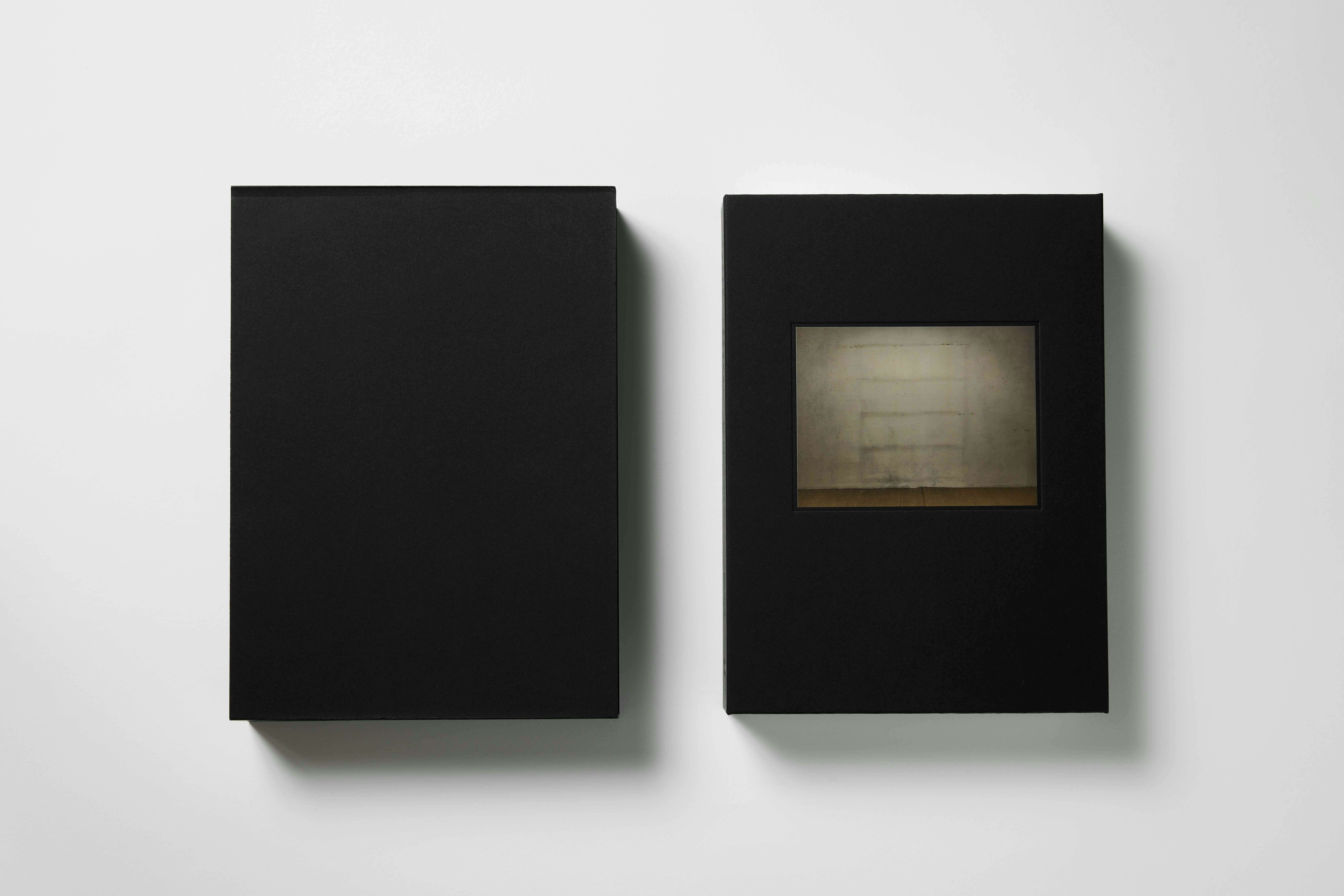 古道具坂田のコレクション展「Our Eyes」（フィリップス 東京オフィス