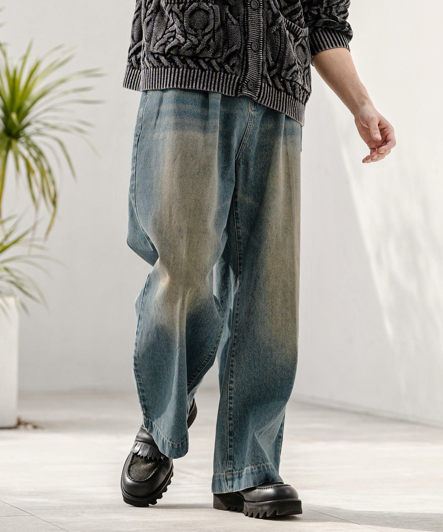 CAMBIO(カンビオ)】【予約販売3月上旬～中旬入荷】泥加工デニム1タック