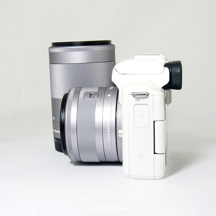 中古】(キヤノン) Canon EOS KISS M ダブルズームキツト ホワイト